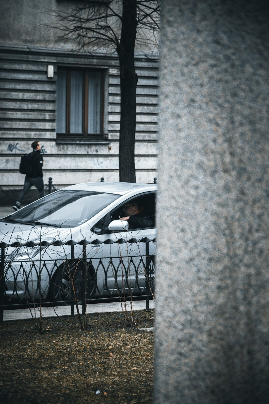 private investigator following suspect